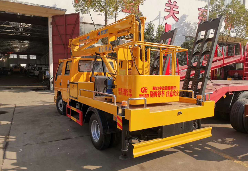 江鈴順達藍牌高空作業(yè)車后方位圖